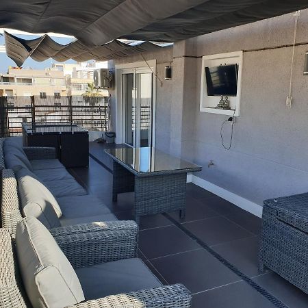 Beachside Apartment In Torrevieja Exterior photo